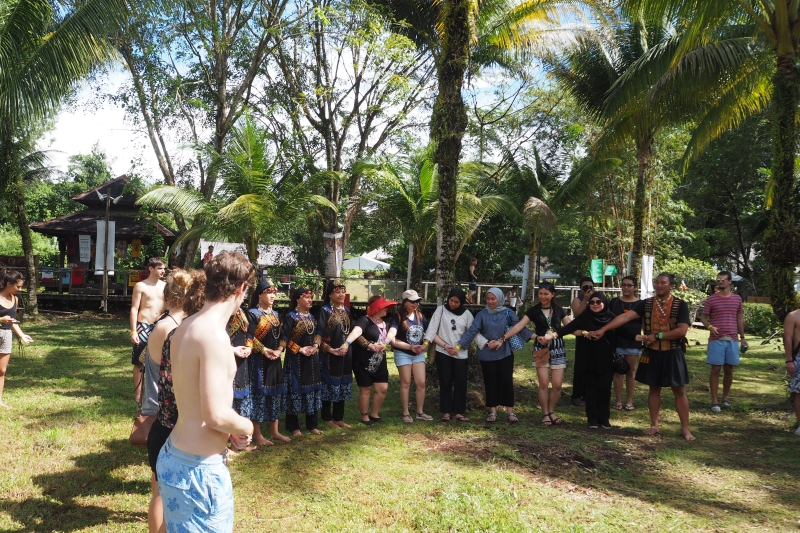 【PAIWAN Voice from FORMOSA】泰武古謠傳唱－馬來西亞雨林世界音樂節演出｜泰武古謠傳唱｜國藝會補助成果檔案庫